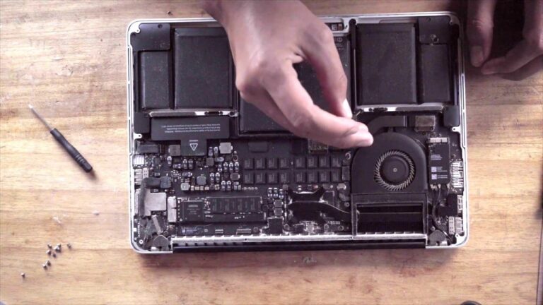 Reemplazo de la batería de una MacBook Pro de 13 pulgadas con pantalla Retina